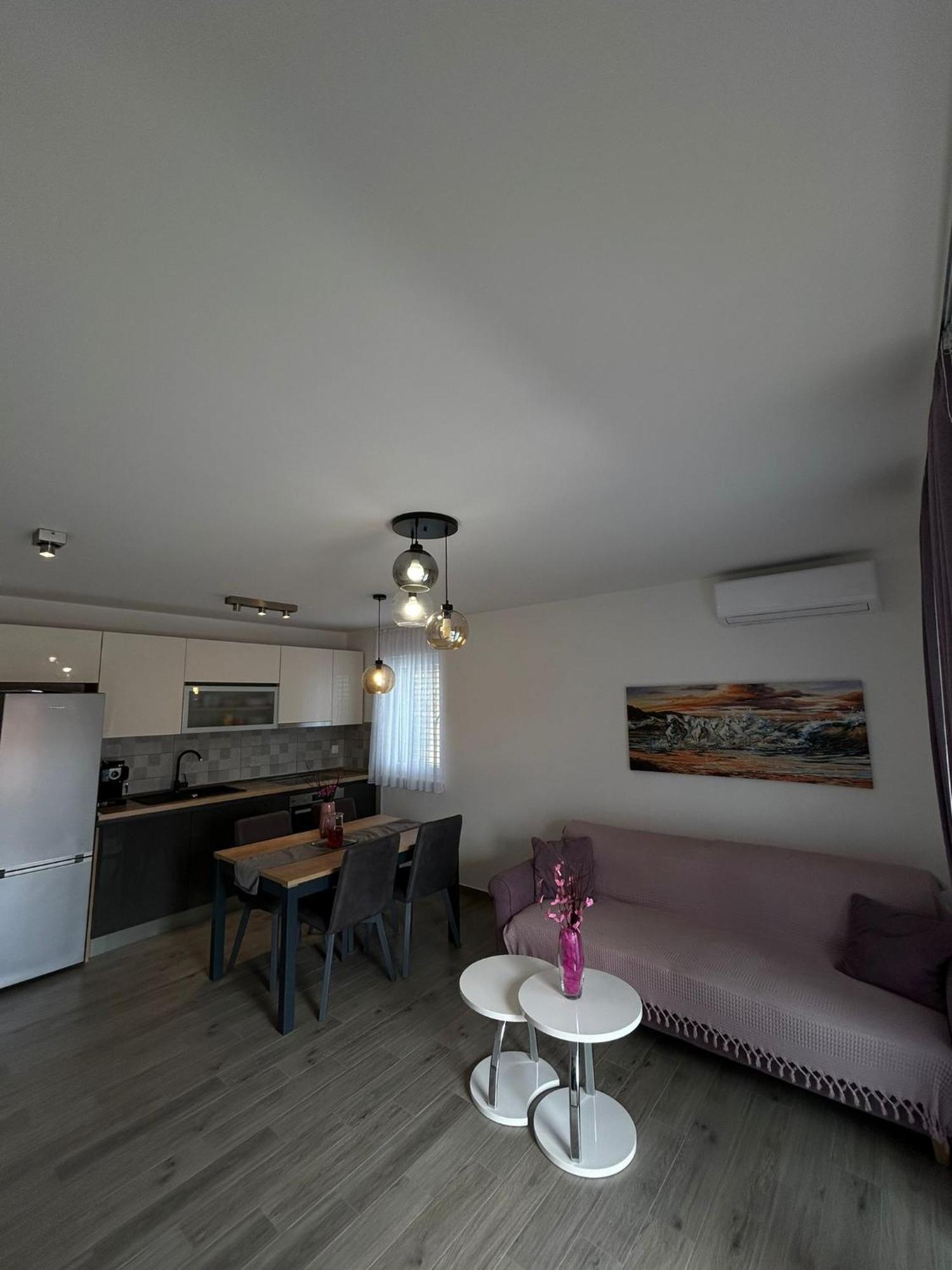 Apartments Vini Donji Seget Esterno foto