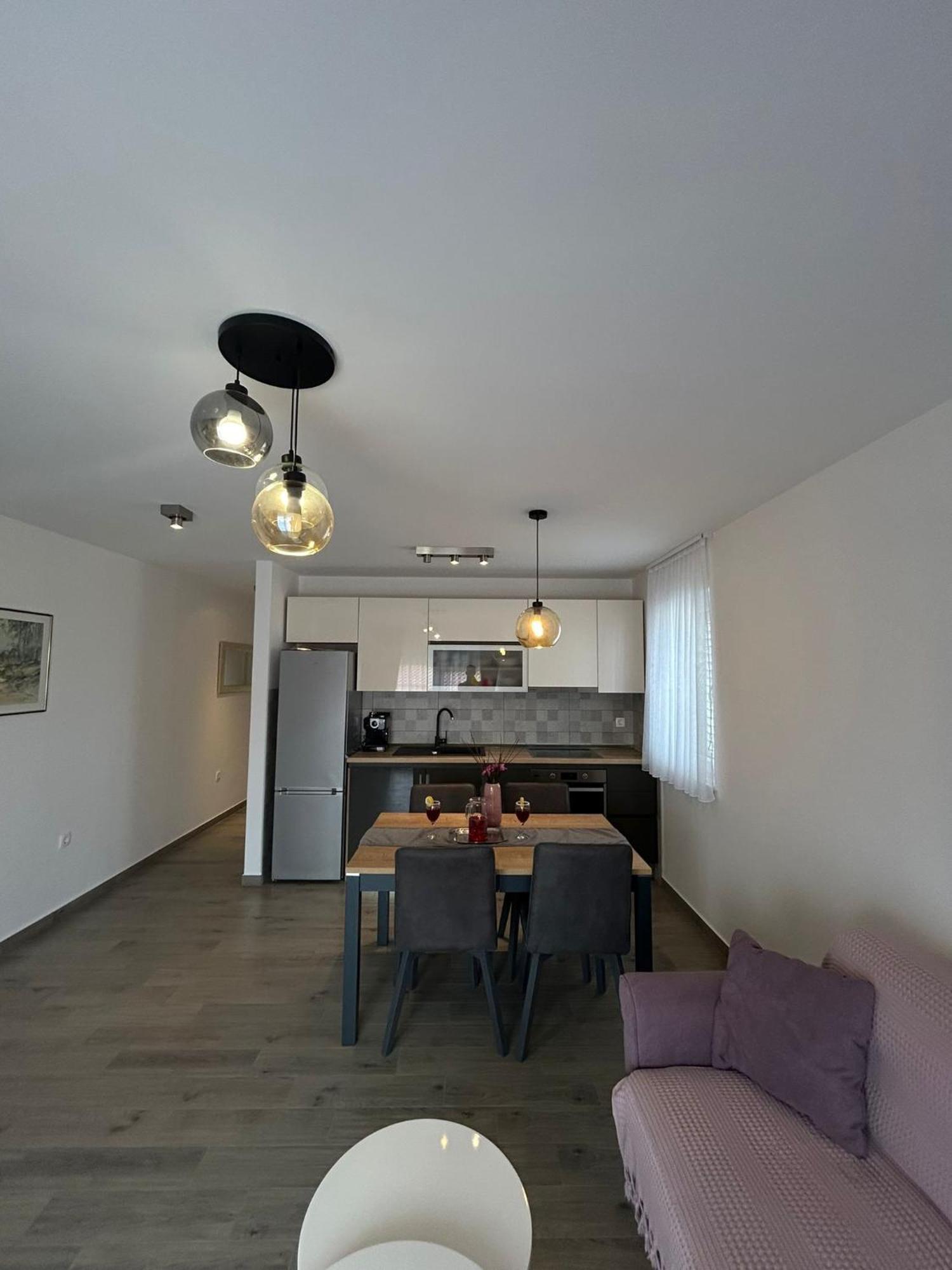 Apartments Vini Donji Seget Esterno foto